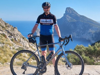 Met verschillende Vlierbeekriders steunen we Bindkracht.